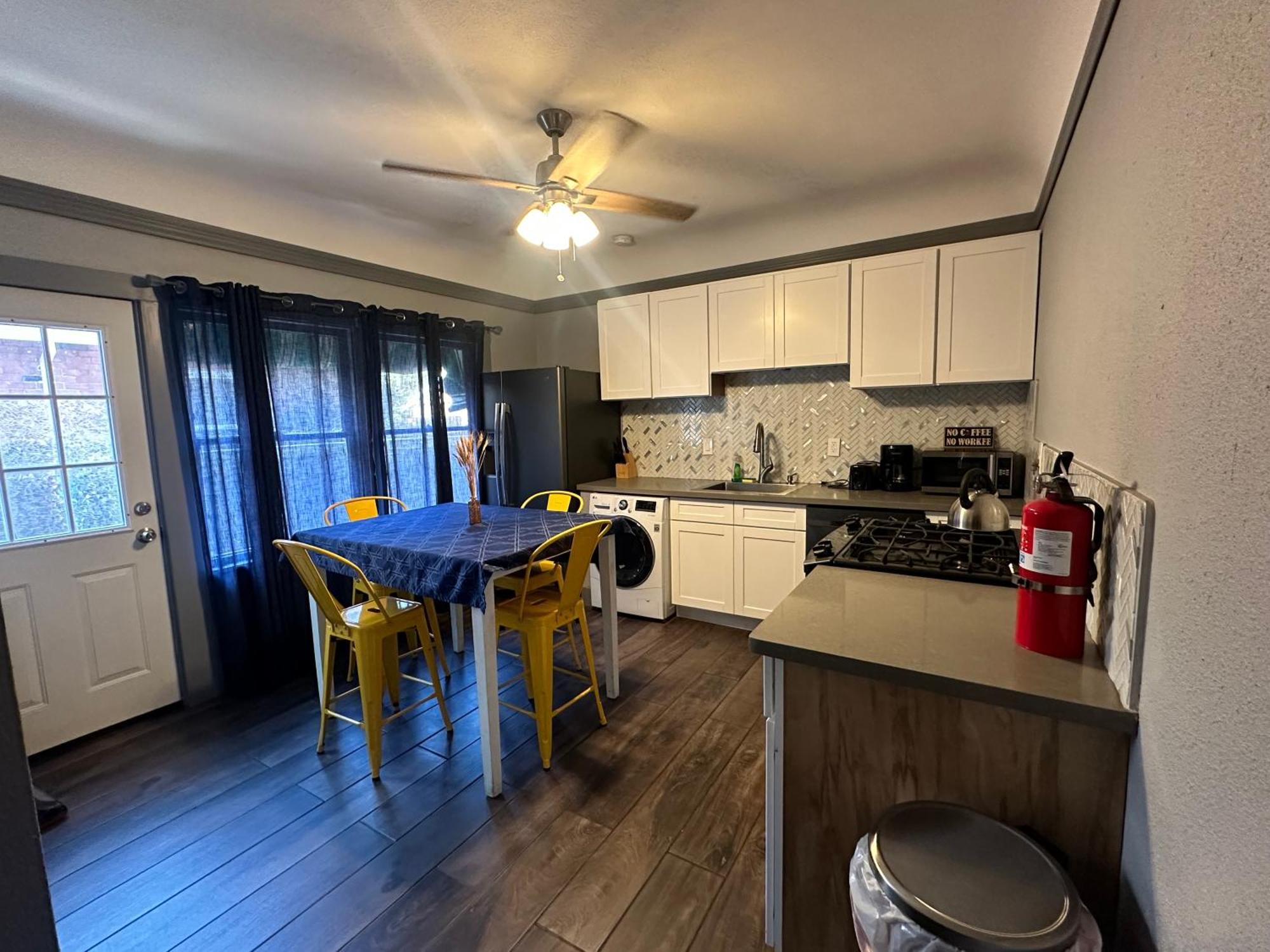 Holiday home Midtown Gem With Kitchen And Living Sacramento